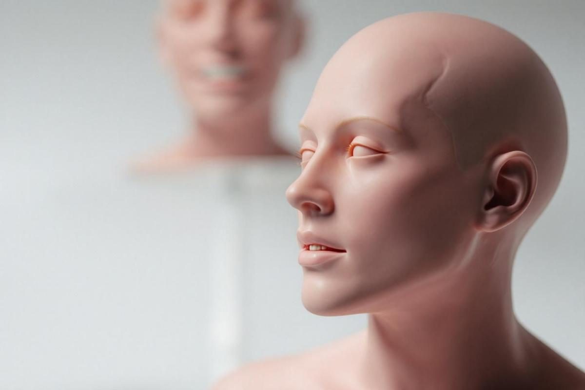 Dossiers dentaires et ordonnances ophtalmiques : secrets de création des figures de cire célèbres