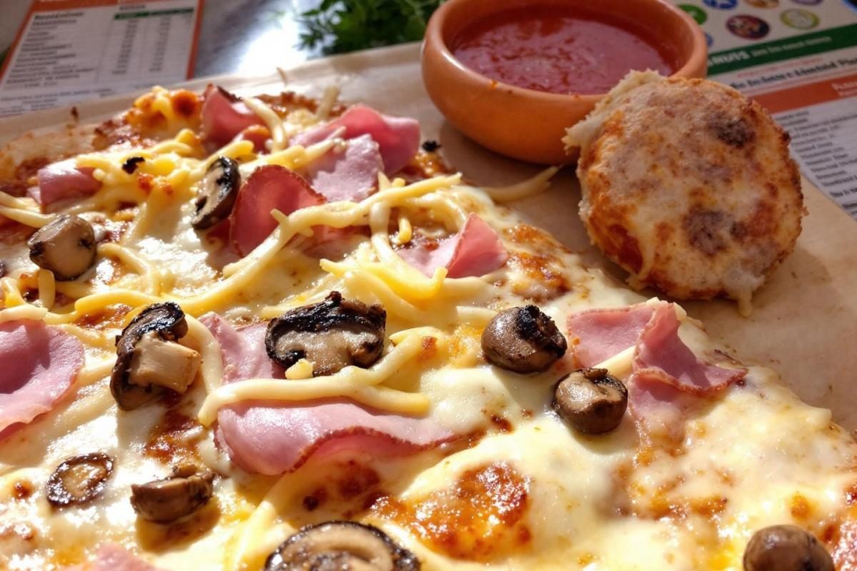 Pizza reine calories : tout savoir sur son apport énergétique et ses valeurs nutritionnelles